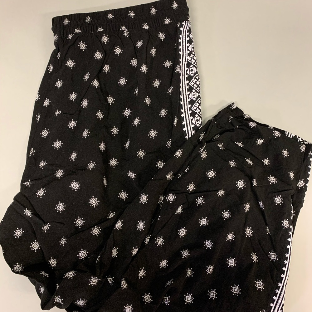 Black Patterned Old Navy Pants.